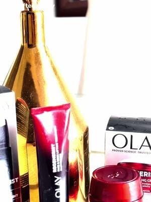 ¡Probando por primera vez la Olay Regenerist Micro-Sculpting Cream y estoy encantada! ✨🤍 Me fascina su textura cremosa y lo suave, hidratada y radiante que deja mi piel después de aplicarla. Además, ayuda a mantener la piel hidratada, mejora visiblemente su firmeza y contribuye a suavizar la apariencia de las líneas de expresión con el uso constante. ¡Una primera impresión súper positiva! ✨ Gracias a @Olay por enviarme estos productos para probarlos. #giftedbyOlay ¿Ya la probaste? 💕