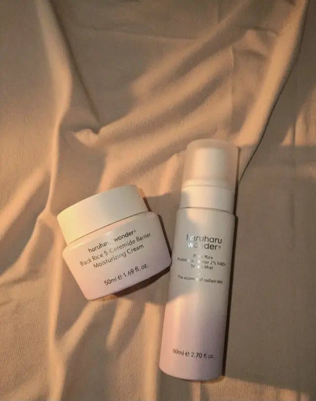 en collaboration avec @haruharu wonder pour le mois de décembre j'ai reçu 2 de leurs best sceller du moment aux riz noir, j'ai hate de tester et de vous donner mon avis. N'hesitez pas à checker sur yeestyle avec mon code Promo : IMANE677 pour avoir une petite réduction sympa🩷 #haurharuwonder #riznoir #produitoffert #skincareroutine #collaboration