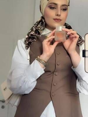 The final touch before heading out ✨ A little Easy Bake Intense, then straight into my bag. 🤍 My new on-the-go fragrance from @Huda Beauty #hudabeauty #hudabeauties #ad