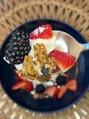 Turning winter into a “berry”-able vibe! 🫐 Yogurt, honey, fresh berries and @Purely Elizabeth blueberry hemp granola! Short clips, BIG taste. #tastetheobsession #eatpurely #ad
