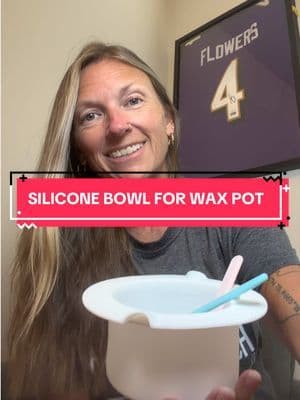 Check other this awesome insert (silicone bowl) for your beginner wax kit! @Tress Wellness has everything you need! #ad #tresswellness #wax #waxing #waxingfromhome