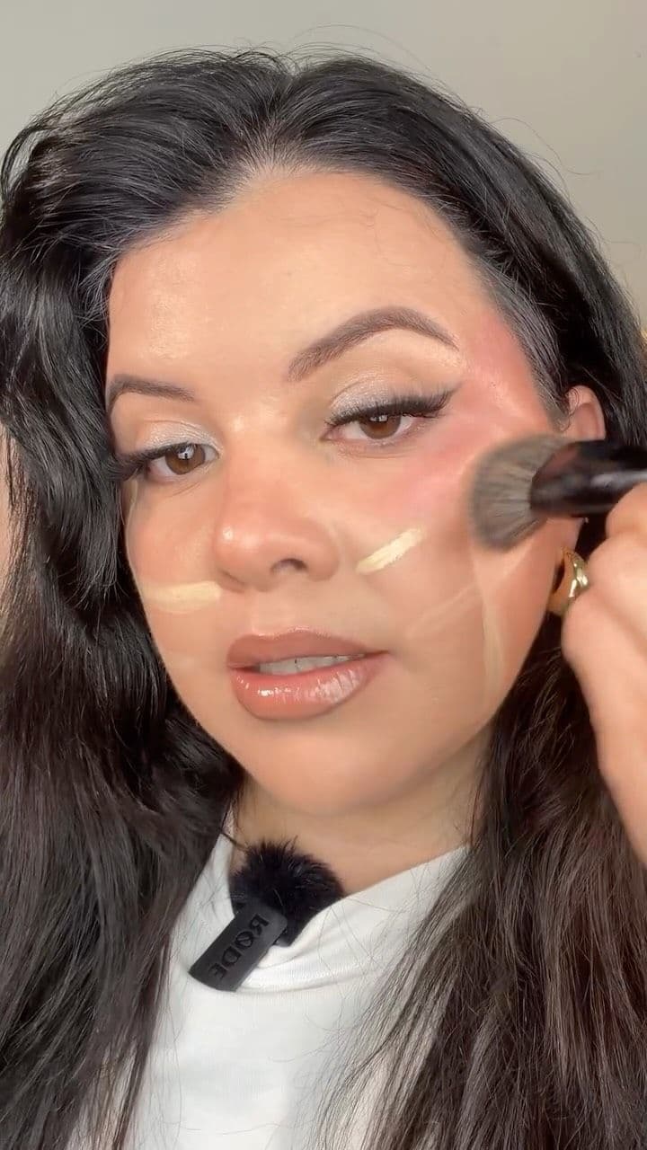 Hack para afinar tu rostro con mis productos favoritos de @hudabeauty 🩷
Te dejo el link por si se te antojan mis rubo