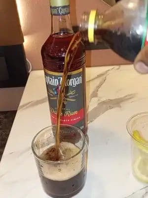 Presentations all day but at least this came out exactly how I pictured it 😅 Aii ayii Captain! @captainmorgan.africa #captainspose #youarethecaptainnow #CaptainMorganDark #Ad https://bit.ly/3Sf5tHB 18+ Only. Not for Persons Under 18. Enjoy Responsibly.