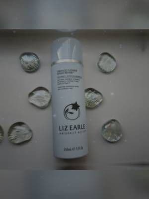 My favourite @lizearlebeautyco hand product is the Orange Flower Hand Repair. 🩵 I love how it keeps my hands, smooth, soft and hydrated. 🩵 It is a non-greasy cream that is suitable for all skin types including sensitive skin. 🩵 The hand cream delicately scents the skin with it's stunning botanical blend and I love it so much I use it on my feet too 🩵 @LizEarleBeautyCo #AD #CleansingCollective #LizEarleBeauty https://community.lizearle.com/s/kelly.marie