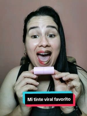 ¿Cansada de los labiales que resecan o de los glosses que se te pegan al pelo con el más mínimo viento? 🙄 Te entiendo demasiado. Por eso está tinta de labios de @APRILSKIN se volvió mi obsesión: te deja un tinte natural que no se mueve en horas. Es el verdadero "labios perfectos sin esfuerzo" Te dejé el link directo aquí abajo en el carrito naranja 👇 #creatorsearchinsights #APRILSKIN #APRILSKINskincare #liptattoo #labiosperfectos #aprillip #tintelabs #beautytips #maquillajetutorial #tendenciasbelleza#labiosbonitos #tintaprueba #labiosjugosos #makeupviral #labiosplump #MoodGlowLipTint #TikTokShop #KBeauty #labiosjugosos #rutinadeskincare #liptint #maquillajecoreano #EfectoGloss