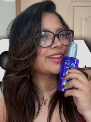 Estuve probando el nuevo lanzamiento de ELVIVE y omg vean nomas el volumen 🥰 devoro 💋 #LorealParisHaircare #Publicidad #PelazoConElvive #ElviveEcuFM @L'Oreal Paris
