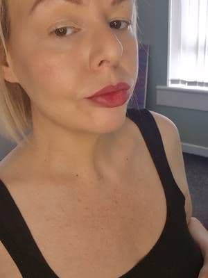 peel (or wipe) to reveal a flawless, transfer-proof stain that lasts all day. No smudging, no fading, just vibrant color that feels like nothing. Get yours before it sells out again! 🛒 #summersale #tiktokmademebuylt #tiktokshopuk @Wonderskin 💋