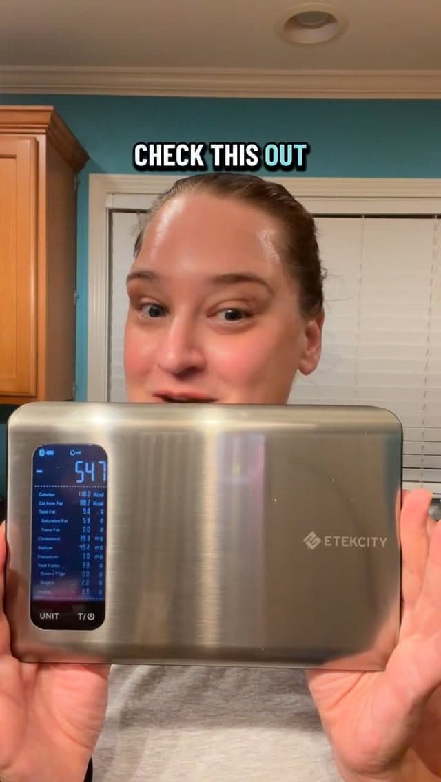 Weighing my food with the @etekcity scale has been a game changer in my health journey 🙌✨ It keeps me on track, helps m