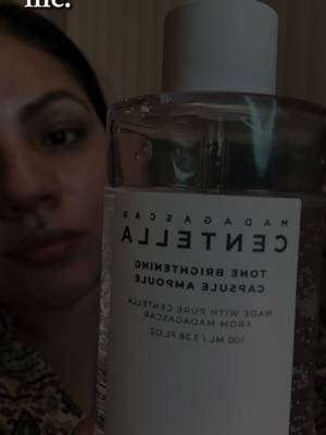 Ampolla Iluminadora — Tone Brightening Capsule Ampoule, Ampolla Calmante — Madagascar Centella Ampoule. Ampolla diseñada para aclarar, iluminar y emparejar el tono de la piel. Contiene cápsulas activas que se disuelven al aplicarlas para potenciar el glow.#tiktokshop #ampoule #skincare #tiktokspringglowup #skincareroutine @SKIN1004 US