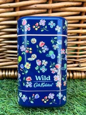 Fresh florals, inside and out 🌸 Wild has teamed up with Cath Kidston for the prettiest collaboration yet. This reusable case is not just gorgeous but also perfect for everyday use. Paired with the Wildflower Bloom refill it’s perfect for a fresh, floral everyday scent ✨ You can save with my discount code GLOWWITHANIA ✨ @Wild Refill #AD #Gifted #wildrefill #wearewild #cathkidston