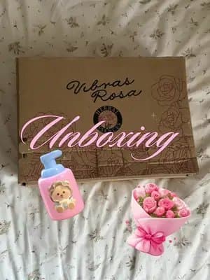 El unboxing más lindo y con un aroma delicioso🩷🌸 Este kit lo puedes conseguir en AMAZON y TIKTOK SHOP🛒 @herbalessenc