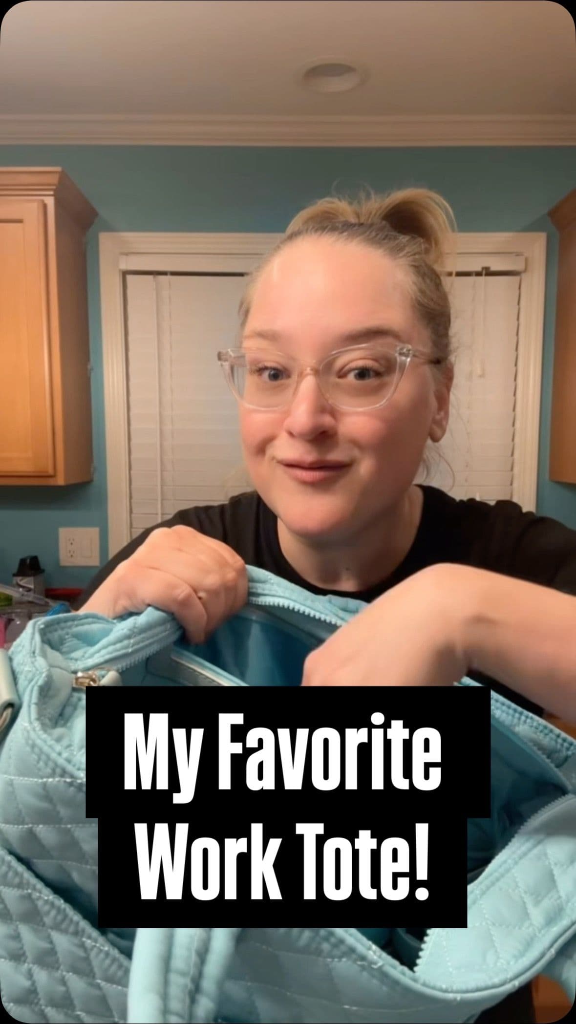 The Harper Tote from @shopsimplemodern is my favorite tote for my crazy life. With so many pockets and an easy to clean