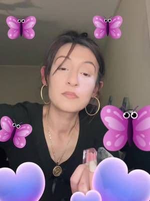 Huda beauty is one of my favorite brands. One of the best formula of powder glasses I have ever tried highly lipgloss amazing get the bundle limited edition in my showcase #HudaBeauty @hudabeautyshop @Huda Beauty #TikTokShop #TikTok #Makeup #SetInPowder #LipGloss #Blush #LimitedEdition #Beauty #Content #