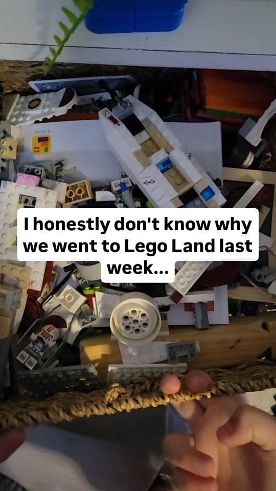 I'm trying really hard to organize the Lego Chaos guys!! 😅
These containers also hold all those other little trinkets