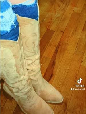 #bootsontheground #boots #westernfashion #womenfashion #tiktokshop