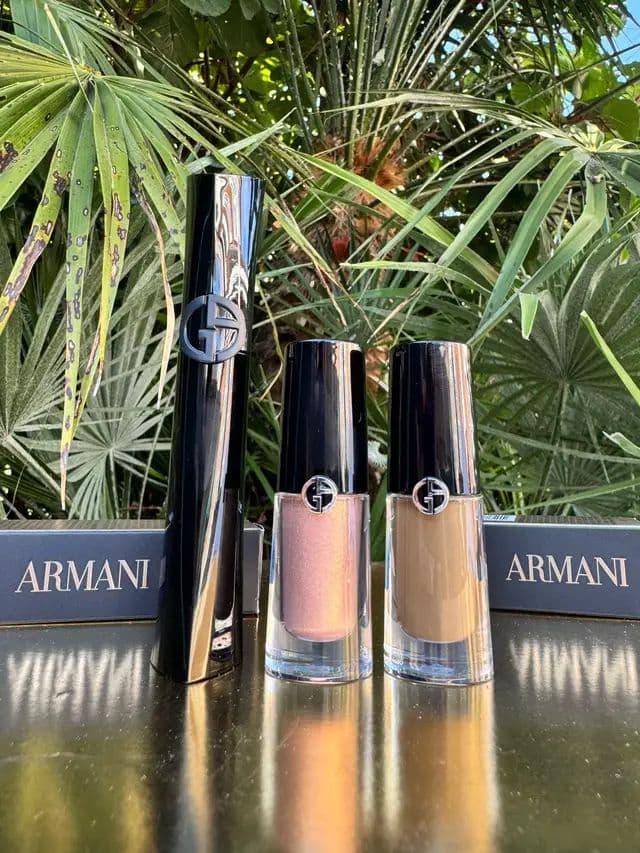 #AD ✨ Two shades, two completely different moods 💗 Giorgio Armani Eye Tint in 40S Tearose is a beautiful shimmering pink, while 90M Olive brings a deeper, smoky matte finish. I love how different they look side by side, and that shimmer in Tearose when it catches the light 😍 Which one would you choose? @Armani beauty #ARMANIBEAUTY #ArmaniBeautyPinkTint #LorealistarUK #glow_with_ania