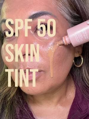 @e.l.f. Cosmetics halo glow skin tint 🤍 skin tint, glow, primer step, and mineral SPF 50 in one tube. one bottle, four jobs, under $20 it's linked in my showcase if you're interested #TikTokShopBlackFriday #DiscoverYourGift #tiktokshopfalldealsforyou #elfhaloglow #makeuphacks