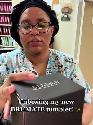 The Mother’s Day gift she’ll actually use every single day. 💜 Giving Mom another candle? Let’s upgrade that. Unboxing the @BruMate Era 30oz in the stunning new Violet Crush. It’s the perfect "Goldilocks" size—fits in every cup holder, keeps ice frozen for 24+ hours, and features the iconic Ü-Turn™ 100% leakproof lid. Whether she’s running to yoga, conquering the carpool lane, or just trying to finish a cup of water while it’s still cold—this is the one. Why she’ll love the Brumate Era: • ✨ Leakproof: Toss it in the tote bag without the stress. • ✨ Cup Holder Friendly: The tapered base fits everywhere. • ✨ Stainless Steel Straw: No more plastic aftertaste. Give her the gift of hydration (and zero spills). Shop my showcase for this Mother’s Day find in many colors🎁 #BrumateEra #MothersDayGiftIdeas #CupOfStyler #WaterBottleAddict #tiktokshop
