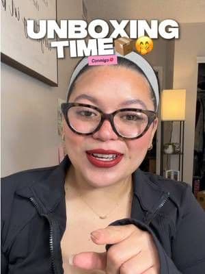 Unboxing time with @Huda Beauty 💋💄📦✨ #hudabeauty #hudabeauties #unboxing #AD #reels Puedes encontrar estos productos a través de mi link en mi Biografía 🔗💗