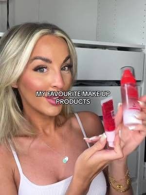 The best make up products on tiktok 🩷 The @thebeautycrop Qui Cherie set is the best primer and setting spray i have ever used! If yiuve not tried it, ORDER NOW! ⏰ #tiktokmademebuyit #tiktokmakeup #makeup #tiktokshop