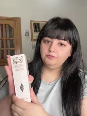Charlotte Tilbury's Glow Toner is absolutely fantastic! People adore it for its amazing ability to gently exfoliate and brighten the skin. Just a heads up though, if you have sensitive skin, it's best to introduce it slowly to prevent any irritation. 🧴 Glow Toner By @Charlotte Tilbury Charlotte’s NEW Glow Toner @ CharlotteTilbury.com or On Her Newly Launched App & Use my unique Referral code to get *15% off* ( for 1st time Order ) My 🌟C*de : rosayyiboFA02X #AD #CharlotteTilbury #GetYourGlowOn #magicbeautystars #MagicMakeupStars #CT #Reels #MagicMakeupStar #MagicBeautyStar #RadiantGlow #MakeupMustHave #GlowToner #naturalbeauty #swatches #swatch #Secondskin #niacinamide #GlowingSkin #Skincareroutine #BeautyReview #BeautyEssentials #SkincareAddict #TonerLove #CharlotteTilburyGlow #BeautyBlogger #SkincareLovers #Selfcare #FlawlessSkin #GlowUp #foryou #foryourpage #explore #beautytok #skincaretiktok #Tiktokbeauty