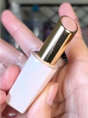 Haciendo por primera vez el dermaplaning y usando este labial hermoso de @Estée Lauder #giftedbyesteelauder #dermaplaning