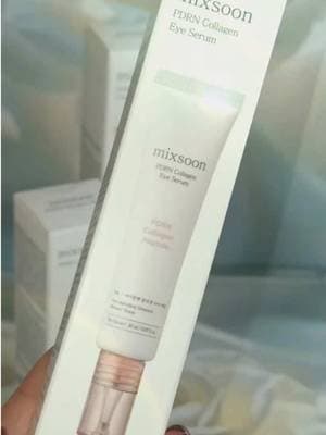 Conjunto Hidratante: Um conjunto completo de 3 etapas composto por um creme de colágeno, serum e serum para os olhos para uma hidratação abrangente da pele. Cuidados diários com a pele: Ideal para uso diário para manter a pele saudável e brilhante. Infusão de colágeno: Formulado com colágeno de baixo peso molecular e peptídeos para aumentar a elasticidade e maciez da pele. Ingredientes Éticos: Usa ácido fermentado de arroz para melhorar o tom da pele e um acabamento luminoso. PDRN vegano: Contém PDRN derivado de plantas conhecido por suas propriedades hidratantes e revitalizantes. Textura leve: Apresenta uma textura leve e semelhante a um gel que não é gordurosa e é rapidamente absorvida pela pele. Um conjunto completo de 3 etapas composto por um creme de colágeno, serum para os olhos para uma hidratação abrangente da área dos olhos e de um serum para um rosto radiante. Cuidados diários com a pele: Ideal para uso diário para manter a pele saudável e brilhante. Infusão de colágeno: Formulado com colágeno de baixo peso molecular e peptídeos para aumentar a elasticidade e maciez da pele. Ingredientes Éticos: Usa ácido fermentado de arroz para melhorar o tom da pele e um acabamento luminoso. PDRN vegano: Contém PDRN derivado de plantas conhecido por suas propriedades hidratantes e revitalizantes. Textura leve: Apresenta uma textura leve e semelhante a um gel que não é gordurosa e é rapidamente absorvida pela pele. #mixsoon #tiktokshop #tiktokbeauty #tiktokbeautyunboxing #fyp @mixsoon global @TikTok Shop Official