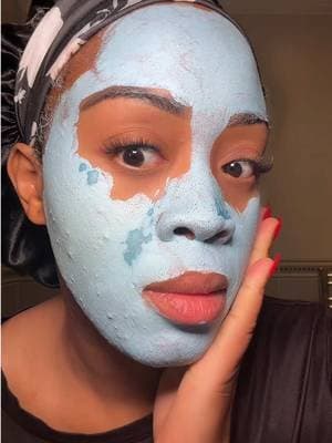 Who’s on a mission to get rid of blackheads and clogged pores this year? 🙋♀️✨ Let me know your biggest skincare struggle below! @medicube UK #medicube #KoreanSkincare #BlackheadRemoval #SummerSale #TikTokMadeMeBuyIt