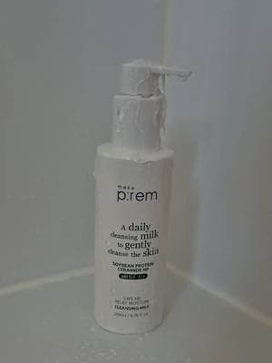 En collaboration avec @make p:rem global Le lait nettoyant de make p:rem nettoie la peau en douceur sans l’agresser. Sa formule hydratante respecte l’équilibre naturel de la peau. Il laisse la peau propre, apaisée et confortable après chaque utilisation. #pourtoi #collaboration #makeprem #yesstyle #viral