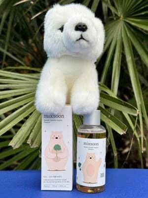 Mixsoon Soondy Centella Asiatica Essence - A Bear-y Cute Skincare Staple! 🐻❄️💙 If there’s one thing I love, it’s skincare that’s as adorable as it is effective - and the Mixsoon Soondy Centella Asiatica Essence ticks both boxes! 🫶 This little bear isn’t just cute; it’s packed with soothing, hydrating, and skin-calming goodness, thanks to the power of Centella Asiatica. 🩵 Why you’ll love it: 🌱 Ultra-gentle & soothing – Perfect for sensitive or irritated skin 💦 Lightweight & hydrating – Absorbs effortlessly, leaving a fresh, non-sticky finish ✨ Minimal yet effective formula – No unnecessary fillers, just skin-loving ingredients This essence leaves skin feeling calmer, softer, and more balanced. Whether you’re dealing with redness, dehydration, or just need a daily skin refresh, this is a must-have! And can we take a moment for this adorable bear packaging? 🐻❄️🤍 Have you tried Mixsoon yet? You can grab it from YesStyle with my code ✨ SAFJB5OF ✨ @mixsoon @mixsoon_influencer @YesStyleInfluencers #YesStyle #mixsoonskincareset_ys #mixsoon #koreanskincare #doublestepcleansing #skincareroutine #cleansing #glassskin #centellatoner #beanessence #essence #skintok #kbeauty #3essencelayering #hyaluronicserum #serum #centellasuncream #suncream #Ad #Gifted #soybeanmilkpad #Glow_with_Ania