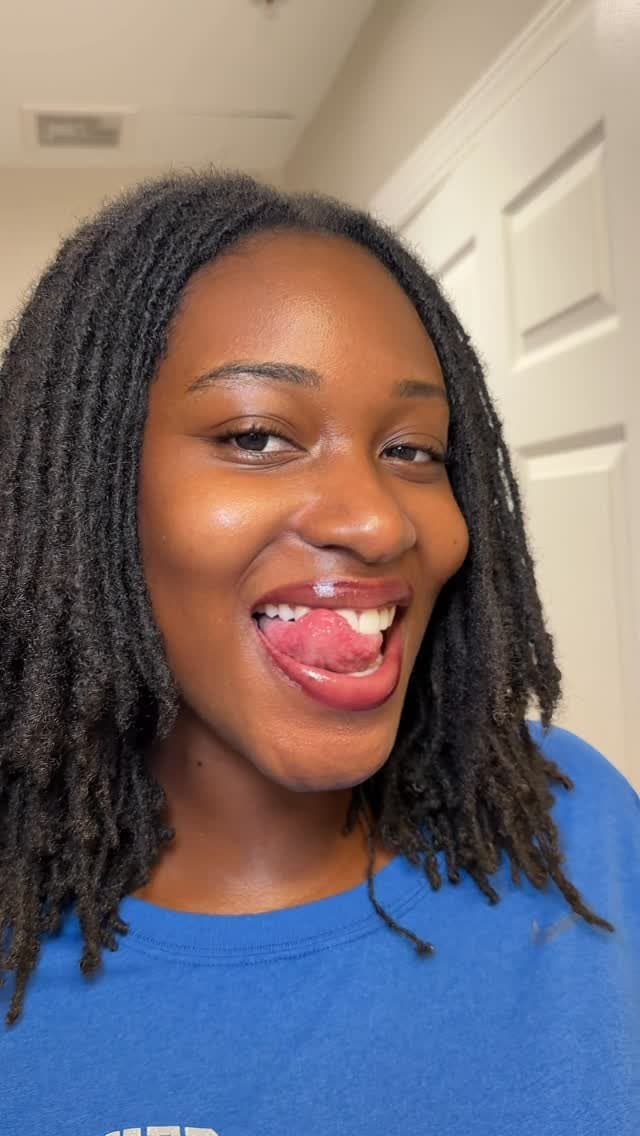 It’s back 🙌🏾 grab yours at Walgreens or Amazon before it sells out again
@reachfloss 🦷😁
#reachfloss #walgreenfinds