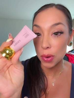 Friends, you better run if you wanted to grab this on a deal because they slashed the price and it’s only a flash sale so y’all better hurry!! RUUUNNN! #trulylipgloss #weeklydeals #dealsforyoudays #fathersdaygift #tiktokshopcreatorpicks
