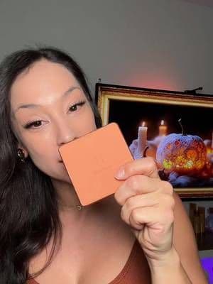 🔥 Sculpt Your Face Like a Pro: Haus Labs Bronzer Duo! 🔥 Meet the Power Sculpt Velvet Bronzer and the Dual-Ended Multi-Purpose Brush—the ultimate team for a blurred, sun-kissed look. This is the viral talc-free bronzer that melts into your skin like a cream, giving you long-lasting definition with zero patchiness or harsh lines. ☀️ Powered by Fermented Arnica and Hyaluronic Acid, this bronzer actually treats your skin while you wear it, visibly reducing redness and smoothing texture. Pair it with the angled, ultra-soft brush for a truly seamless, airbrushed finish. #hauslabs #Tiktokshopblackfriday #tiktokshopcybermonday #MatureSkinMakeup #tiktokshopcreatorpicks