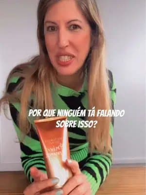 Essa loção da Victoria’s Secret fixou mais que meu perfume 🤯 O cheiro é quente, doce e dura até o fim do dia. Testa o Amber Romance e me agradece depois! 🧡 Tá no carrinho laranja compre agora antes que acabe o estoque. #AmberRomance #VictoriasSecret #TikTokShopBrasil #LoçãoPerfumada #BelezaFeminina #CheiroDeRica #AchadinhosTikTok #DicaBeleza