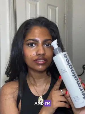 A multitasker cleanser you need in your routine for Squeaky clean skin 🫧 @dermalogica @Dermalogica Canada Daily Glycolic Cleanser 🧴 ✨ Transform your skincare routine with this Brightening and Conditioning Cleanser! ✨ Say goodbye to dull, uneven skin tone and hello to radiant, healthy-looking skin. 🌟 🌿 Key Ingredients: • Glycolic Acid: Brightens and renews by gently exfoliating away dead skin cells. • Calendula Extract: Soothes and calms for a balanced complexion. • Jojoba Seed Oil: Nourishes and maintains your skin’s natural barrier. Experience the ultimate cleanse, removing buildup from environmental factors while conditioning your skin to perfection. #dermalogicapartner #dermalogica #skinfluencer #gifted #sephoraskincare #skincareroutine #cleansers #skincaretips #skincarereview #skincarerecommendations #productrecommendation #explorepage #productreview #beautyinfluencer #beautybloggers