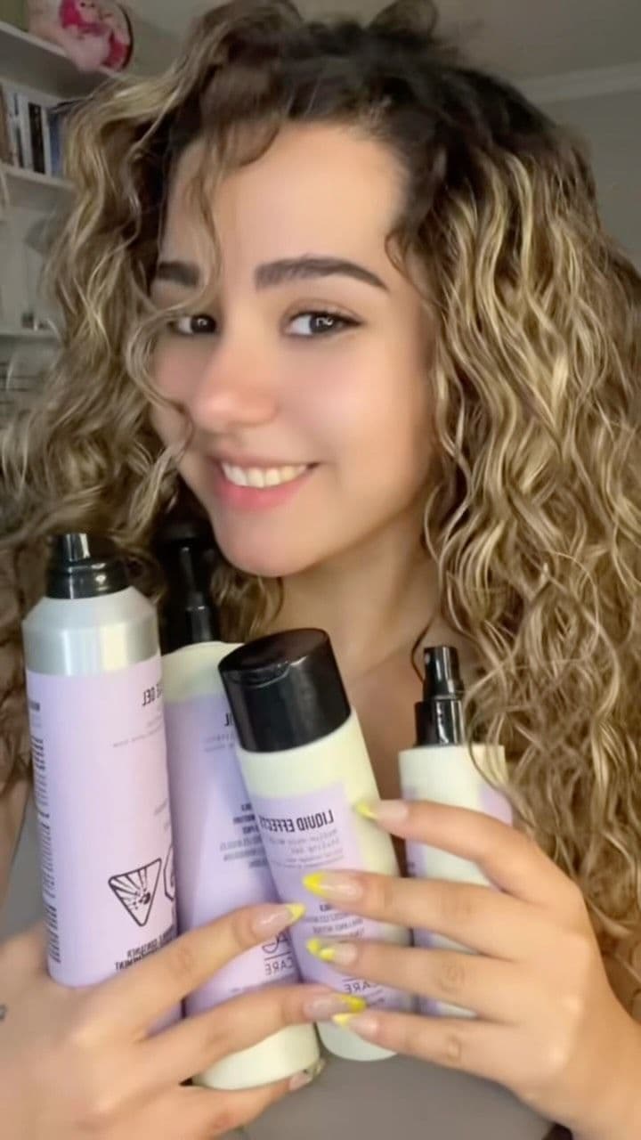 POV: Your curls finally found what they’ve been begging for. 💜✨
The difference between a good curl day and a great cur
