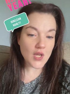 An Isoclean haul is the ultimate signal that you are serious about your skin and the longevity of your brushes. There is something incredibly satisfying about watching that "magic" liquid turn a muddy foundation brush back to brand-new in about 60 seconds. #isoclean #iso #haul #tiktokmademebuyit #hauls @ISOCLEAN