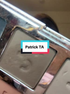 @Patrick Ta Beauty #PATRICKTABeauty #TikTokShopFallDealsForYou ##TikTokHolidayHaul##spotlightfindseasy luxurious formulation a simple beautiful eye look done in five minutes. I almost forgot how incredible these eyeshadows are if you purchase I hope you enjoy ##EyeshadowLooks