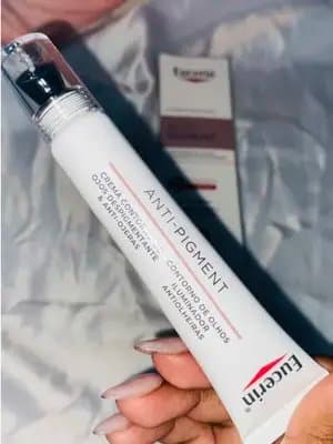 Tengo el nuevo contorno de Eucerin anti-pigment promete aclarar las ojeras en dos semanas, lo usaré todos los días para poder ver los resultados. Eucerin nunca me decepciona, le tengo mucha fe a este producto, yo que tengo ojeras por falta de sueño. @Eucerin Latinoamérica @For_Me Perú @For_Me #AdiosOjerasFM #LaBusquedaTerminó #adiósojeras #skincare #ojos #girls #ugc #bootcamp #publicidad #contenido #creatorsearchinsights
