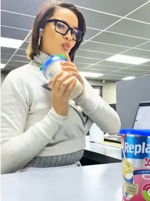Mid-morning slump at the office? Trust me, you’re not alone 😅 Between the school drop-off and back-to-back meetings, lu