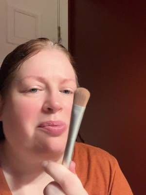 Skin2Skin Everything Brush - Makeup Brush for Blending, Powder & Blush. This has save me so much room in my travel bag and love I can use this brush for everything! #rms #rmsbeauty #rmseverythingbrush #makeupbrush #tiktokshopsummerturnup #dealsforyoudays