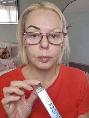 First time trying the @Wonderskin 💋WONDER BLADING Brow Stain & Go Masque and I am actually blown away! 🤯 Look at the difference between the side I did and my natural brow after just 1 minute, the color definition is unreal! 🔥 Super easy to apply. If you want smudge-proof, long-lasting brows without the hassle, you need this in your routine. 👇 Tap the orange basket below to get yours while it’s on offer! 🛍️✨ #dealdrops #TikTokMadeMeBuyIt