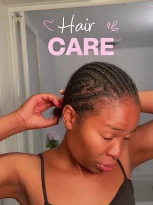 I’ve been trying to give my scalp the same attention I give my skin lately 🤍🌿 This VT PDRN+ Reedle S Hair Brush Serum makes it really easy because the brush applicator lets me apply the serum directly to my scalp while giving it a gentle massage at the same time 🫧✨ The set also comes with the cutest octopus-shaped gua sha 🐙 I’ve been using it to gently massage my scalp after applying the serum, and sometimes even my neck and shoulders when I need to relax 😌💆🏽♀️ I especially like using it before blow-drying on hot summer days because it feels light and refreshing without leaving my scalp feeling greasy 🌿❄️ Available exclusively at Don Quijote, Apita, and Piago stores in Japan. (Availability may vary by store.) @vtcosmetics_official #PR #VT #HairCare #OctopusGuaSha#CapCut