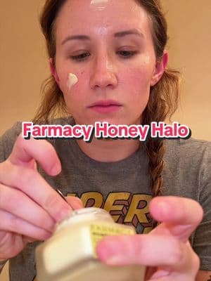 This moisturizer has quickly become a favorite of mine π Farmacy nailed itβno crazy ingredients, ceramides and honey to protect your skin barrier. @Farmacy Beauty #farmacy #farmacybeauty #skinbarrierrepair #skincarejourney #tiktokshopcreatorpick