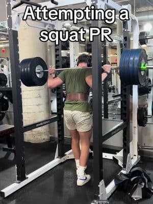 During my tiktok hiatus I hit 405lbs on squat - the bulk is 100% worth it #gym #foryou #health #legday #squat #lifting #pr @Gymshark @CelsiusOfficial @Helimix Co