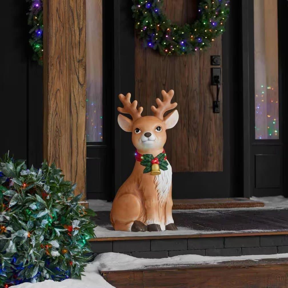 Ok this is the cutest little reindeer & it lights up! Get it here!
@homedepot #AD #HolidaysWithTheHomeDepot #HomeDep