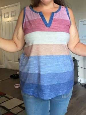 #stripedtanktop #plussizeclothing #tiktopshopfinds #tiktokshopsummersale #plussizeclothes @BloomChic