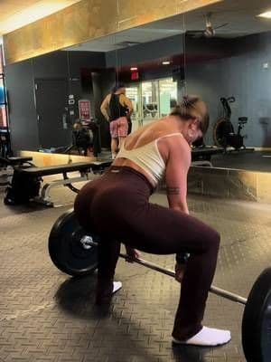 🔥 Hamstring & Glutes Day = Activated! 🍑🔥 Today’s focus: building strong, sculpted legs with a killer hamstring & glutes workout! 🏋️♀️ From Romanian deadlifts to abduction, I’m feeling the burn in all the right places. Consistency is key, and so is the right outfit! Wearing my favorite PROZIS activewear—supportive, comfortable, and perfect for every movement! 💯 Want to upgrade your gym fits too? Use my discount code: LETICISCPT10 at @Prozis_official Ang get a special deal! Let’s grow those glutes! Who’s training legs today? 🚀💪🏼 #GluteWorkout #HamstringDay #LegDay #PROZIS #FitnessMotivation #GymWear #LETICISCPT10 #fyp #foryou #foryourpage #foryoupage #fypシ #bodybuildingmotivation #wellness