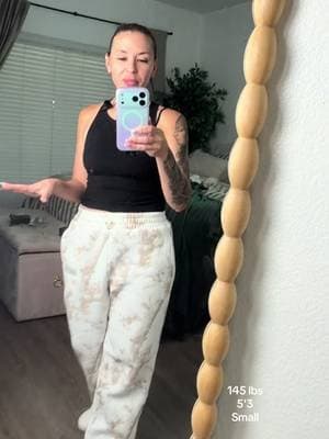 POV: you found the oversized camo sweats youโre about to wear on repeat ๐๐ฅ Cozy, cute, and so easy to style. ๐ #COMFRT #CamoSweats #TikTokShop #CozyFit @Comfrt