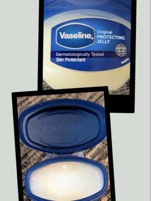 💙 VASELINE are the Official Nipple Protector of the TCS London Marathon 2026. 💙 Using Vaseline on the nipples is a known community hack that's been verified by Vaseline @Vaseline 💙 💙 ARE YOU PROTECTING YOUR NIPPLES??????? 💙 DO NOT apply Vaseline Petroleum Jelly to damaged skin or the lips!!!!!!!!!! #AD #VaselineGlowGettersUK #thenipplesponsorship #vaseline